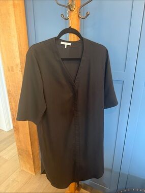 OAK + FORT Black V-Neck Minimal Mini Dress